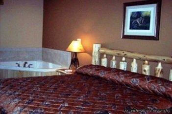 Pine Peaks Lodge & Suites Cross Lake ห้อง รูปภาพ